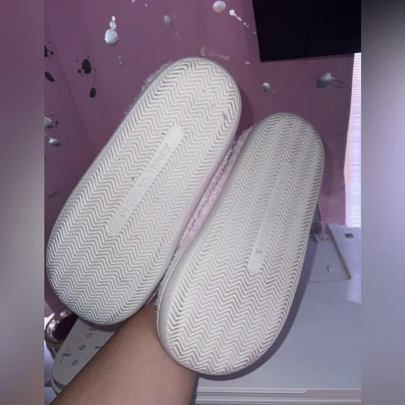 Luna Mellow cherry heart slippers size XS (4-5) - Picture 2 of 4